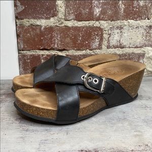 Vionic Black Leather Danette Wedge Sandals 6